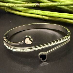 Stainless Steel Yin Yang Heart Hinged Bangle Bracelet 18.6g.